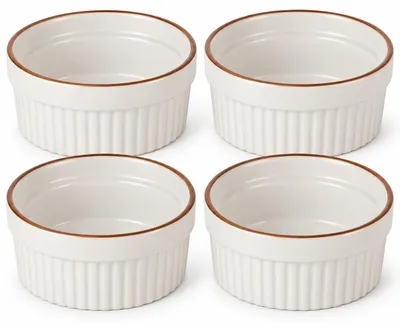 Immagine prodotto di Benza – Stampini per crème brûlée – Set da 4 pezzi, capacità 290 ml – Stampini in porcellana adatti al forno – Diametro 11 × 5 cm – Bianco opaco con bordo marrone, Immagine generata dall'IA