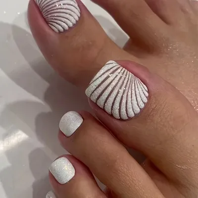 Produktbild von GKA Künstliche Fußnägel Zehennägel F11 kurz weiß gold Glitter Muschel 24p zum Aufkleben press on Nails Klebepads +  Kleber Nagelfeile Nägel Kunstnägel