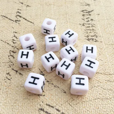 Produktbild von Buchstaben Perlen, 30 Stück, 6x6 mm, weiß mit schwarz, eckig, Buchstabe H