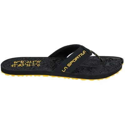 Schwarze Herren-Sandalen "Jandal" von La Sportiva mit gelber Sohle und geprägtem Muster.