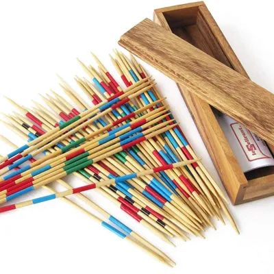 Produktbild von Mikado-Spiel – Holzkoffer – 41 Stäbchen – Reisespiel – Für 2 bis 6 Spieler