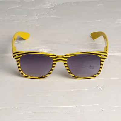Produktbild von Freak Scene Sonnenbrille - M - Streifen gelb-schwarz