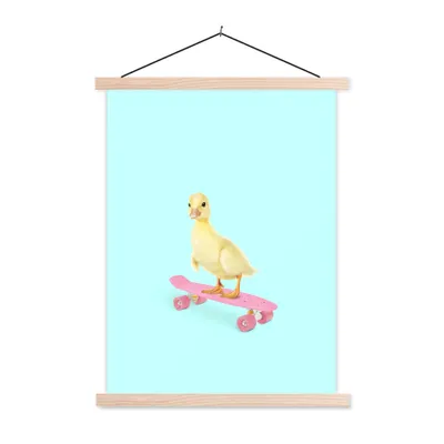 Produktbild von MuchoWow® Textilposter Ente - Küken - Skateboard - Blau - Rosa 120x160 cm mit holzfarbenen Rahmen - Plakatkarton