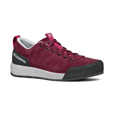 Spirit Evo Approach Schuh von Scarpa in Bordeauxrot mit grauer Sohle; ideal für Damen im Lifestyle-Bereich.