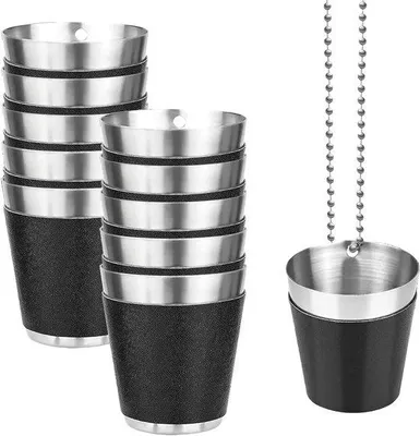 Immagine prodotto di Bicchierini in acciaio con catena - 30 ml - Bicchierini da shot riutilizzabili in plastica per feste