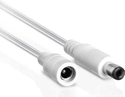 Produktbild von Wicked Chili 2,5m DC-Verlängerungskabel geeignet für Phillips HUE Lightstrip Plus (White and Color Ambiance) V3 und V4 mit Bluetooth (Lila Verpackung) Verlängerung für Netzteil S020YM2400083 weiß