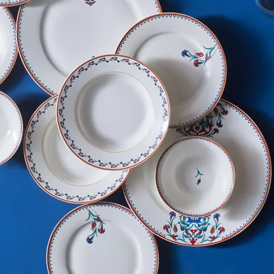 Produktbild von Karaca Nakkas Porzellan Geschirrset für 6 Personen, 24 teilig Geschirrset KombigeschirrTafelservice Tellerset