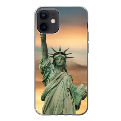 Produktbild von MuchoWow® Handyhülle Schutzhülle Hülle für iPhone 12 New York - Freiheitsstatue - Sonnenuntergang Silikon Softcase Handy Hülle - Schutzhülle