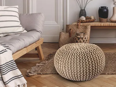 Produktbild von Pouf Strickhocker rund – handgemacht aus recycelter Baumwolle, nachhaltig Ø 55cm beige