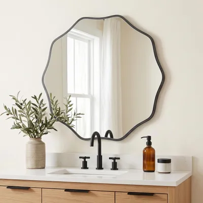 Image de Miroir rond mural avec cadre en bois et bord ondulé