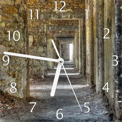 Produktbild von Wallario Design Wanduhr Weg durch eine verlassene Ruine aus Echtglas, Größe 20 x 20 cm