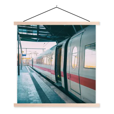 Produktbild von MuchoWow® Textilposter Schöner Zug auf dem Bahnsteig 40x40 cm mit holzfarbenen Rahmen - Posterleiste
