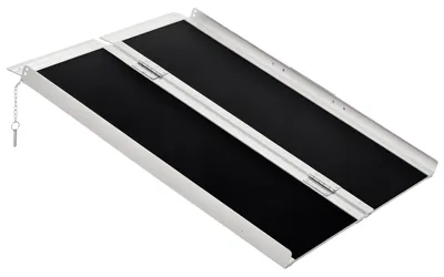 Immagine prodotto di Rampa per Sedia a Rotelle Portatile Pieghevole, 91x72 cm, in Alluminio, Capacità 270 kg, Argento
