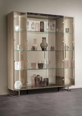 Immagine prodotto di Vetrina semplice con vetro – Per i vostri oggetti decorativi e come spazio contenitivo.