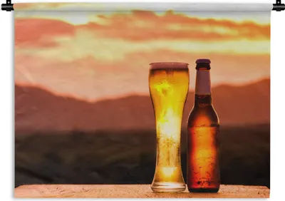 Produktbild von MuchoWow® Wandteppich Wandbehang Bier bei Sonnenuntergang vor einer Bergkulisse 90x67.5 cm Tapisserie Dekoration Wandtuch - Fototeppich - Wand-Skulpturen