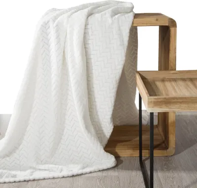 Produktbild von Design91 Wohndecke Kuschelige Weiche Decke CINDY 150x200 cm creme Flano
