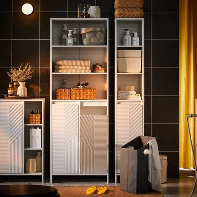 Image de Armoire de salle de bain blanche - Modèle étroit - 60x30x171 cm - En MDF - Avec panier à linge