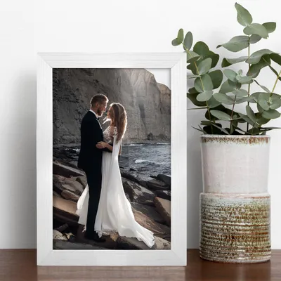 Produktbild von MG Design 5er Set Bilderrahmen 18 x 24 cm - Fotorahmen mit Weiß Echtholzrahmen und bruchsicherem Acrylglas, Hoch & Quer zum Aufhängen, zum Aufstellen