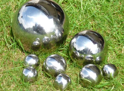 Produktbild von 8 Stück Dekokugel Set von Ø 15cm bis Ø 4cm Edelstahl Silber Kugel Rosenkugel