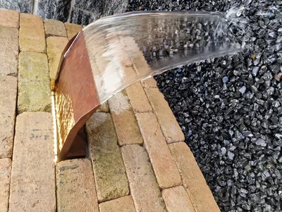 Produktbild von Wasserfall 30 cm langer Auslauf aus Cortenstahl LED-Beleuchtung Speyer