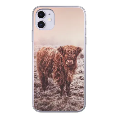 Produktbild von MuchoWow® Handyhülle Schutzhülle Hülle für iPhone 11 Schottische Highlander - Schnee - Sonne Silikon Softcase Handy Hülle - Handytasche