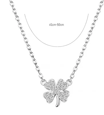 Produktbild von Halskette Damen Silberfarben – Kleeblatt Anhänger mit funkelnden Steinen, Zarte Kette aus Metall, Eleganter Modeschmuck für Alltag & Geschenk, J0742