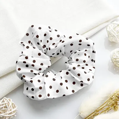 Image de Chouchou classique en coton doux avec des pois rétros en marron