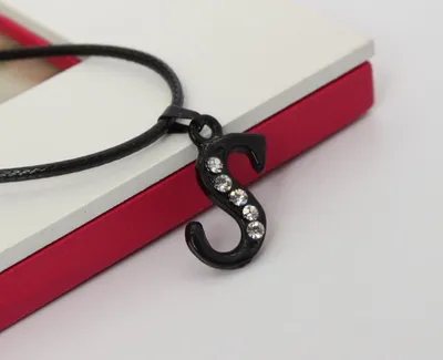 Produktbild von Halskette mit Strass Buchstaben Anhänger Schwarz  Buchstabe S