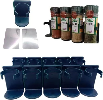 Obrázek produktu pro Sada 10 kusů samolepicích držáků na koření z plastu, tmavě zelená barva, určená pro kořenkové sklenice, zásuvky a skříně. Každý držák má 2 samolepicí proužky, lze jej také přišroubovat