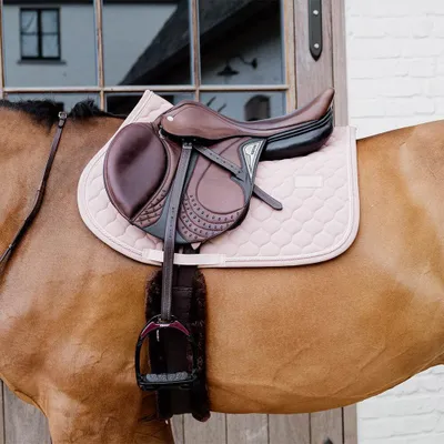Produktbild von Kentucky Horsewear Saddle Pad Onion Quilt Rubber Logo Jumping, Farbe:Light Rose, Größe:Full