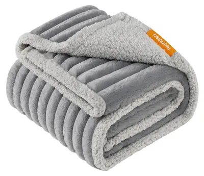 Produktbild von Hundedecke - Wasserdichte Hundedecke - Größe S 73x63 cm - Für kleine Hunde - Maschinenwaschbar - Hellgrau