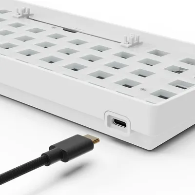 Produktbild von SKILLER SGK50 S4 Gen2 Barebone (weiß)