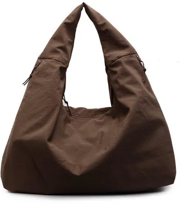 Produktbild von Große Nylon-Tasche für Frauen – Vielseitige Schulter- und Halbmond-Crossbody-Tasche – Trendige große Reisetasche für Strand und Alltag