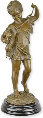 Productafbeelding van A Bronze Sculpture Of A Girl With Cat
