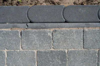 Produktbild von Diephaus Betonwerk GmbH Rasenmähkante Anthrazit
