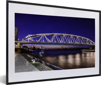 Produktbild von MuchoWow® MuchoWow® Gerahmtes Poster Fahrrad - Wasser - Nijmegen 60x40 cm - Poster mit zchwarzem Bilderrahmen - Schlafzimmer - Plakat in Rahmen - Drucken