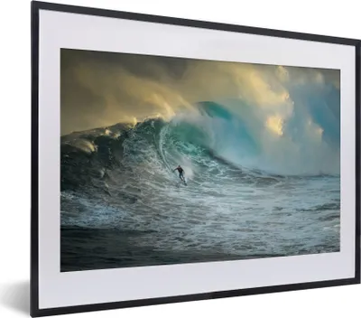 Produktbild von MuchoWow® MuchoWow® Gerahmtes Poster Surfer auf großen Wellen 40x30 cm - Poster mit zchwarzem Bilderrahmen - Bilderrahmen - Poster im Rahmen