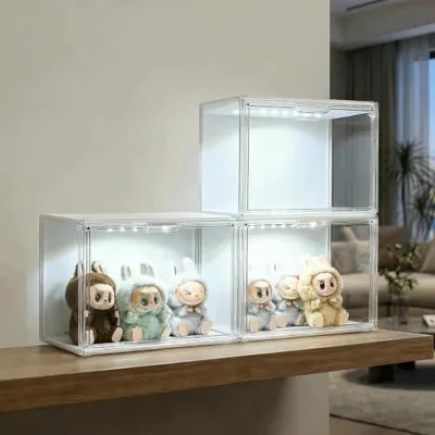 Zdjęcie produktu dla Pudełko przezroczyste z oświetleniem LED magnetyczne zamknięcie 36X22X27CM
