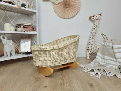 Produktbild von WikliBOX – Weidenwiege für Puppen, Schaukelbett für eine Puppe in Ecru – 51x33 H35/25