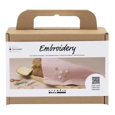 Image de Kit de bricolage broderie, serviette en tissu, matériel et instructions inclus