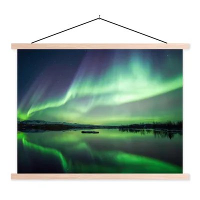 Produktbild von MuchoWow® Textilposter Nordlicht - See - Island - Grün - Wald - Schnee 40x30 cm mit holzfarbenen Rahmen - Bilder