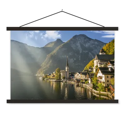 Produktbild von MuchoWow® Textilposter Die Sonne scheint auf Hallstatt in Österreich 90x60 cm mit schwarzem Rahmen - Aufhängungssatz