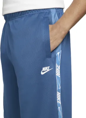 Produktbild von Nike Sportswear Repeat Shorts Grösse: M Herren Sporthose DV0316-407