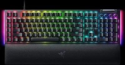 Zdjęcie produktu dla Razer BlackWidow V4, Razer GREEN Clicky Gen-3, USB, US (RZ03-04690100-R3M1)