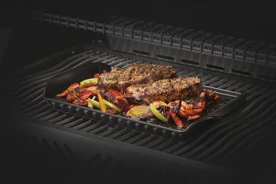 Produktbild von Napoleon Zubehör Keramische Grillplatte mit Hähnchenhalter 43 x 25 cm 70150