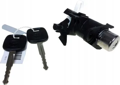 Image de TOYOTA Yaris Trappe à bagages Insert de clé 69055-0D010 OE
