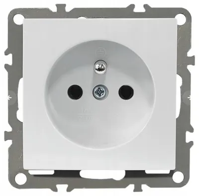 Produktbild von Adelid Quadra Wandsteckdose weiß mit Schutzkontakt