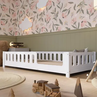 Image de Crazy Pine Lit d'enfant 140x200 cm - Lit de sol Montessori blanc en MDF - Lit pour petits enfants avec bords arrondis, entrée à droite - Crazy Ethan