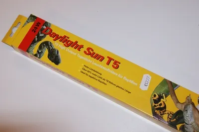 A product box for a reptile lamp.