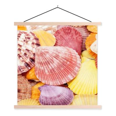 Produktbild von MuchoWow® Textilposter Muscheln - Rot - Gelb - Strand - Sommer 120x120 cm mit holzfarbenen Rahmen - Textil-Poster